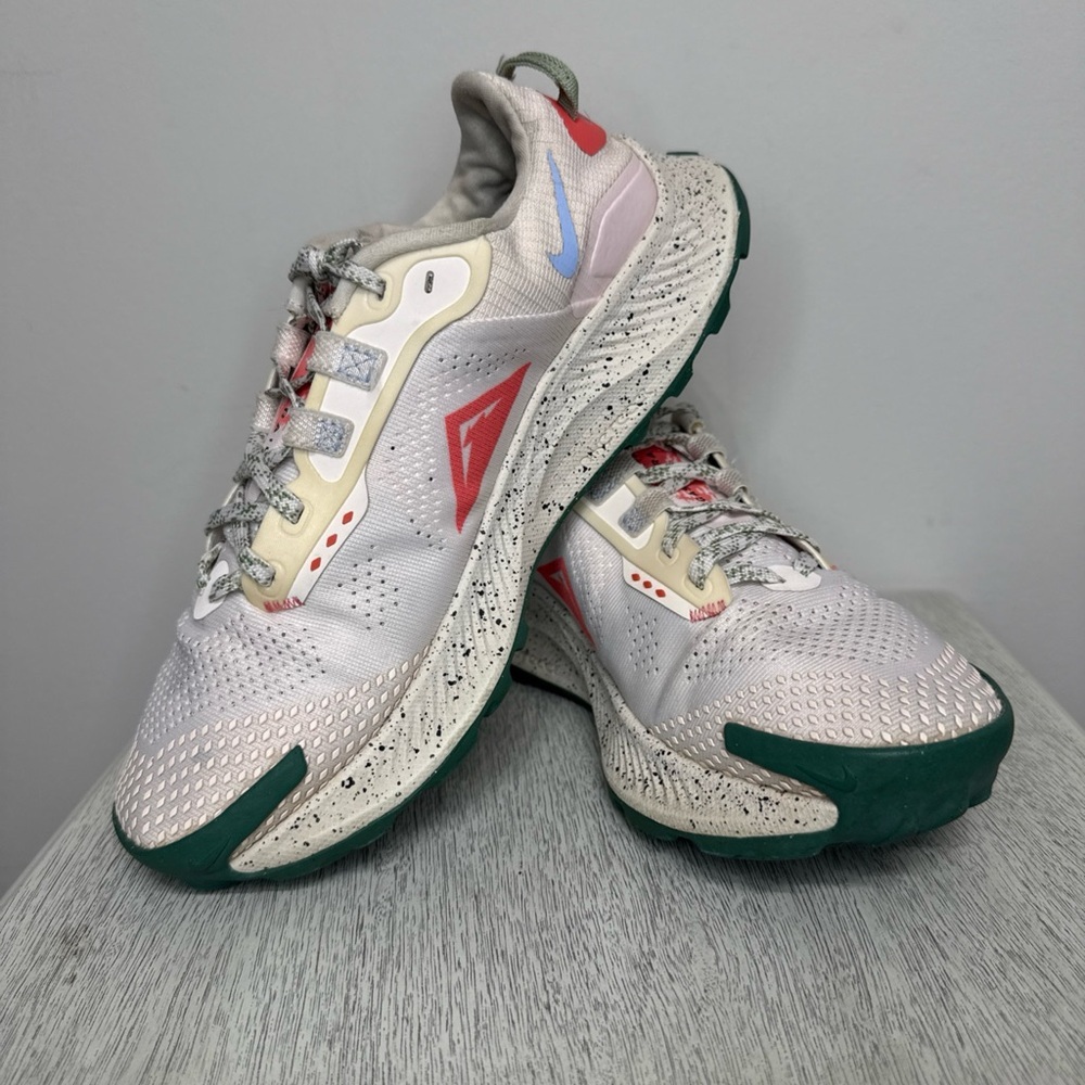 Women's Nike Air Zoom Pegasus Trail 3 Soft Pink DA8698-600 Size 8.5 - Picture 8 of 13